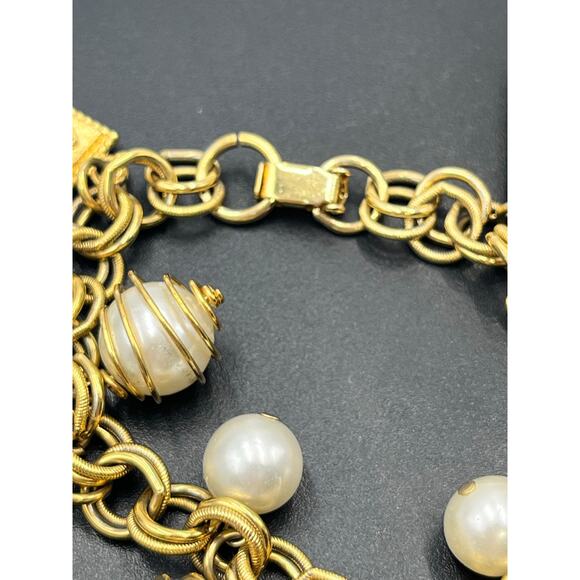 Vintage Gold Tone Revival Moghul Pearl Medallion Charm Etruscan Bracelet - Picture 3 of 9